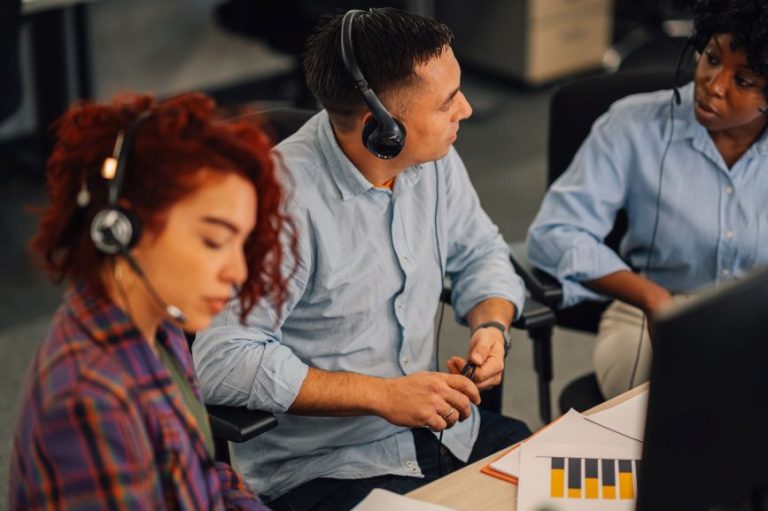 saas outbound team improving b2b demo booking strategy